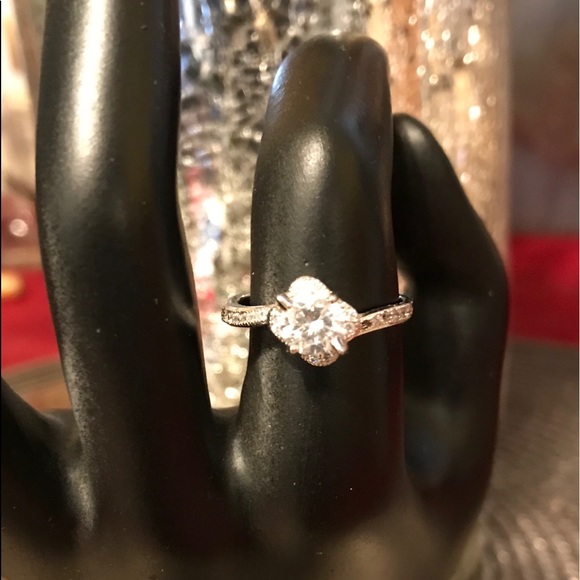 Ring - Picture 2 of 2